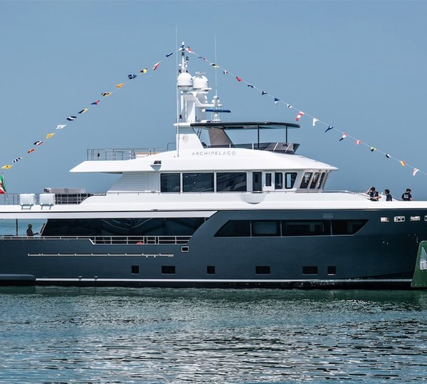 Yacht ARCHIPELAGO, Cantiere delle Marche CHARTERWORLD Luxury Superyacht Charters